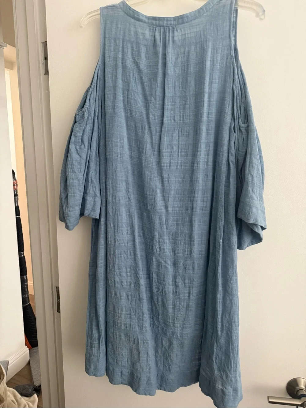 BCBGMaxAzria Regan - Light Blue Cold-Shoulder V-Neck Dress